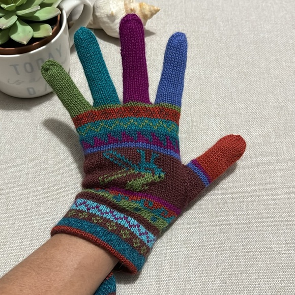 NWT Gloves-Made in Peru-100% Alpaca Yarn-Wmn Sz Sm-Bright Colors-Lightweight - Picture 9 of 10